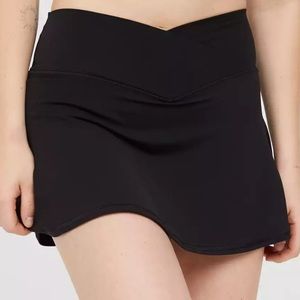 NWOT Aerie black real me crossover waist skort